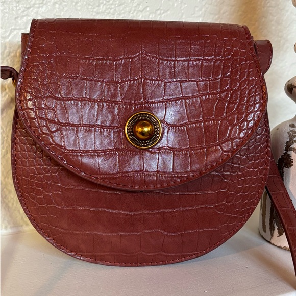 🍂Sweet Level Chic Croc-Embossed Crossbody Bag Rich Brown, Purse Scarf Included🍂 - Picture 7 of 16